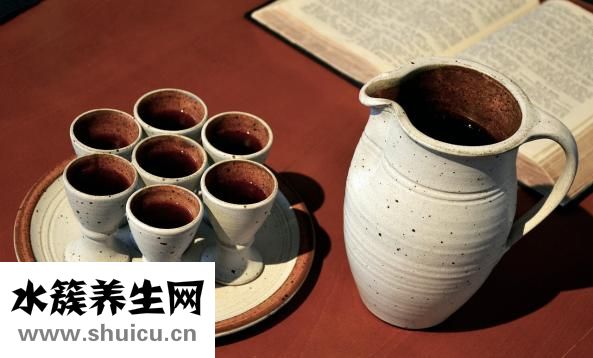 牙根部发黑图片