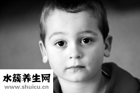 宝宝吐奶怎么办