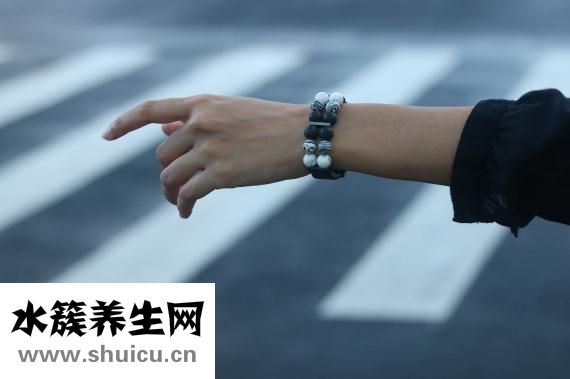 如何预防老年斑