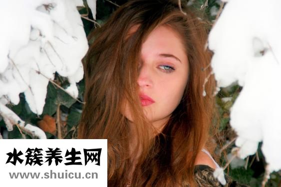 如何去眼袋