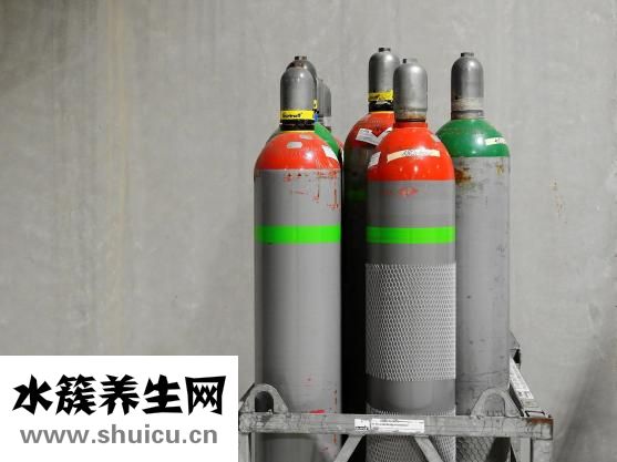 老是放屁可能是因为胃肠道疾病引起