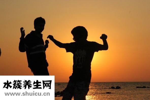 初中毕业读什么卫校