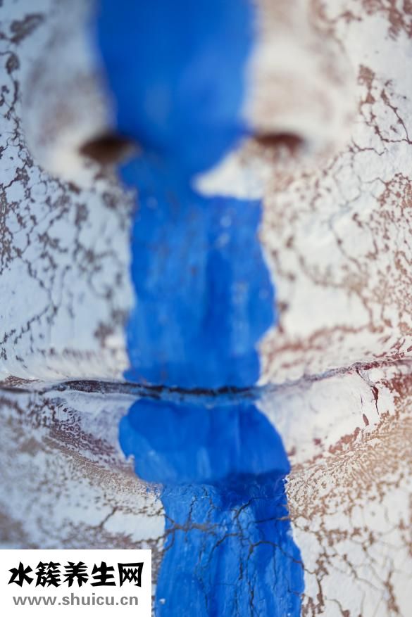 打嗝不止怎么办