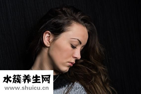 为什么会长白头发