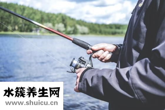 打嗝什么原因