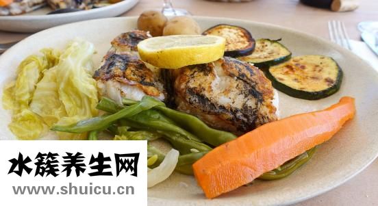 小鸭子吃什么