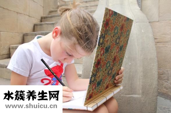 婴儿吐奶严重怎么办