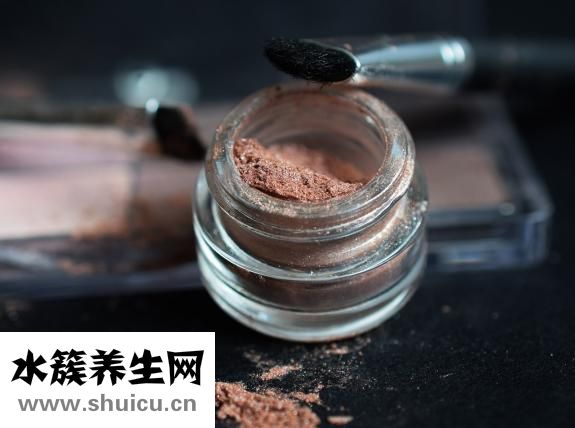 如何去颈纹