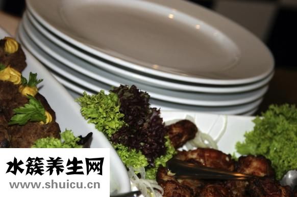 舌苔发黄是怎么回事