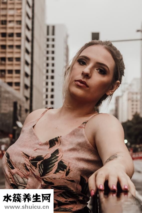 脸部痤疮怎么治疗