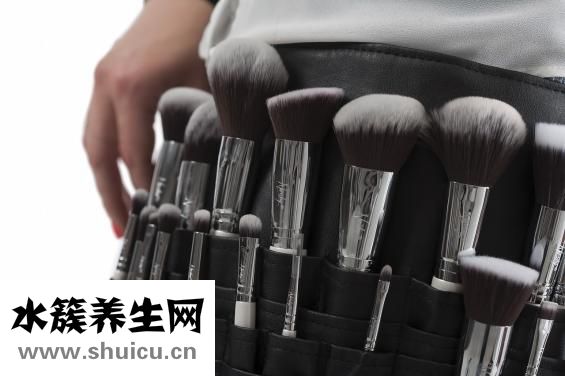 大闸蟹怎么清洗