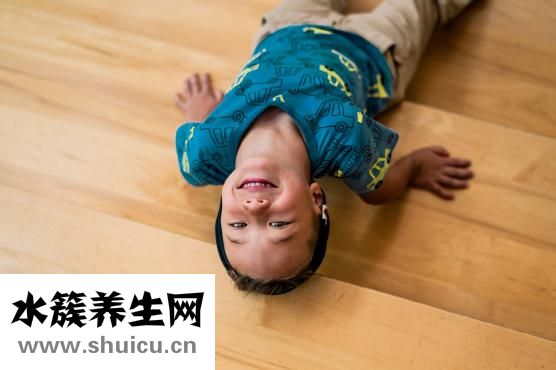 新生儿吐奶怎么回事