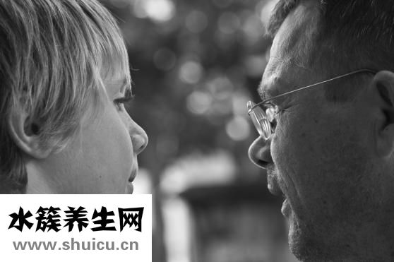 脸上的毛孔粗怎么办