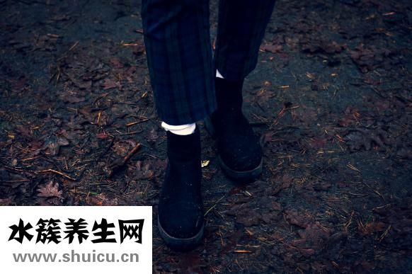 腿肿是什么原因