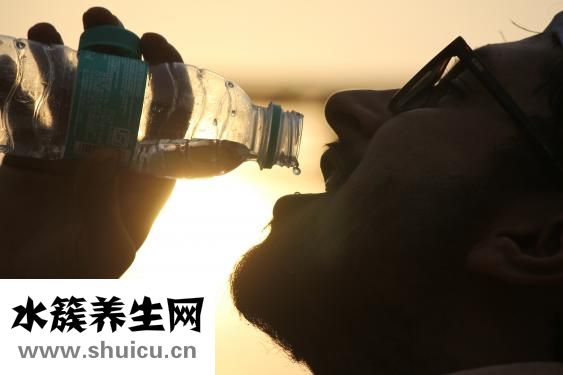 脸上的毛孔大怎么办