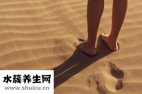 腿肿是什么原因