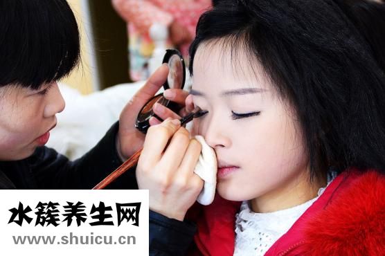 大圆脸适合什么刘海
