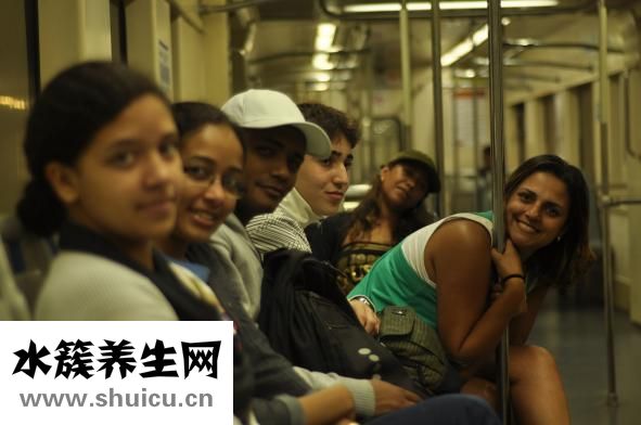 如何改变自己的声音