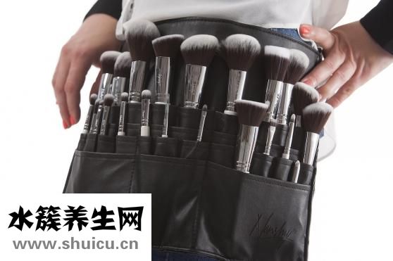 大闸蟹怎么洗