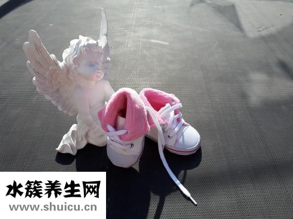 婴儿打嗝是怎么回事
