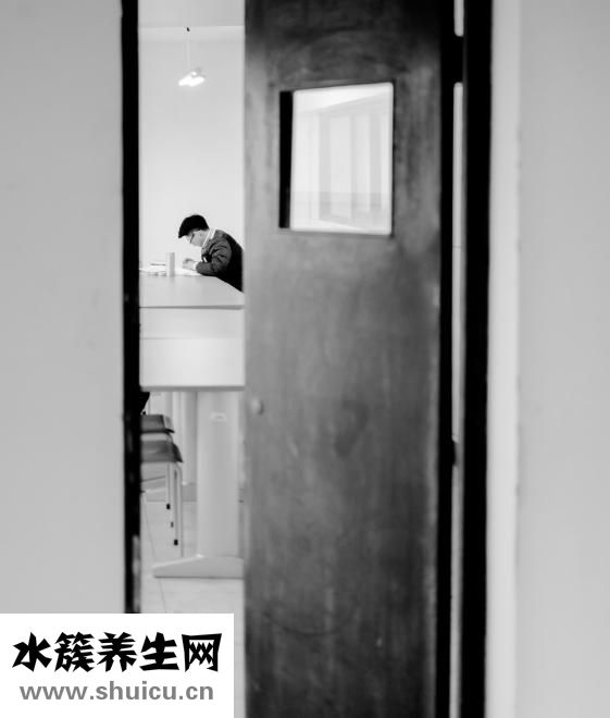 同学用英语怎么说