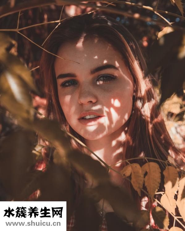 脸上起皮是怎么回事