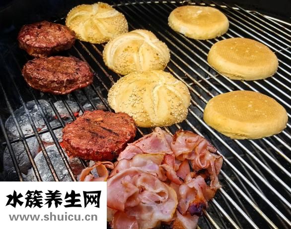 小虾吃什么
