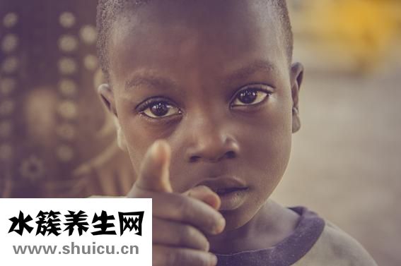 尿不湿怎么用