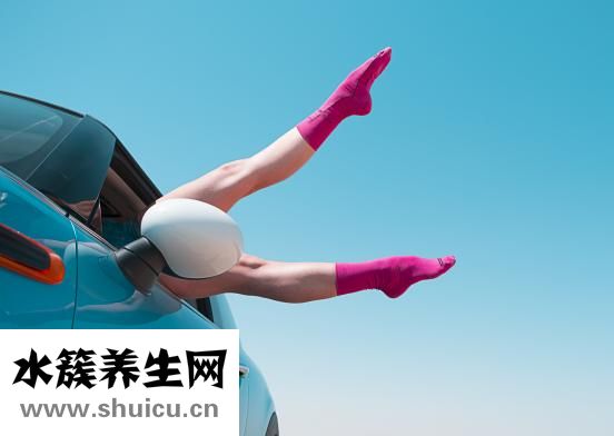 胸小怎么穿泳衣