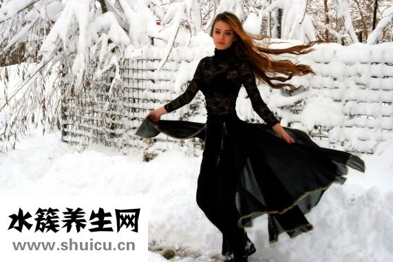 假发片怎么带