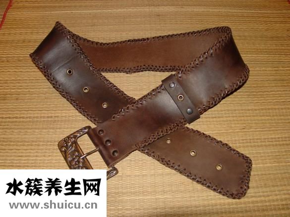 背带裤怎么搭配
