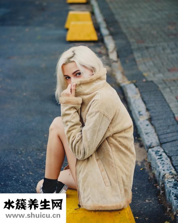 肤色暗黄穿什么颜色