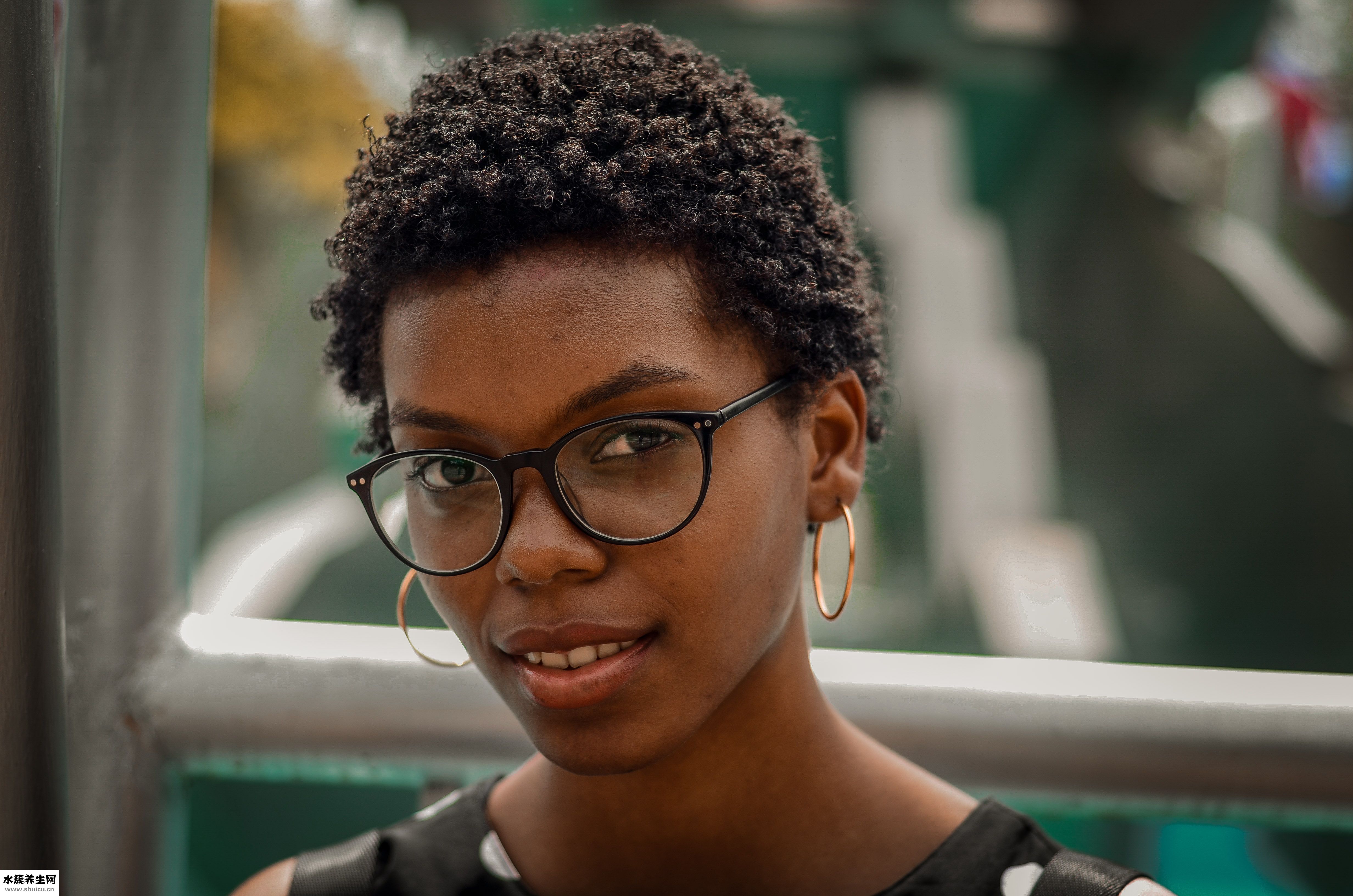 眼镜高低怎么调