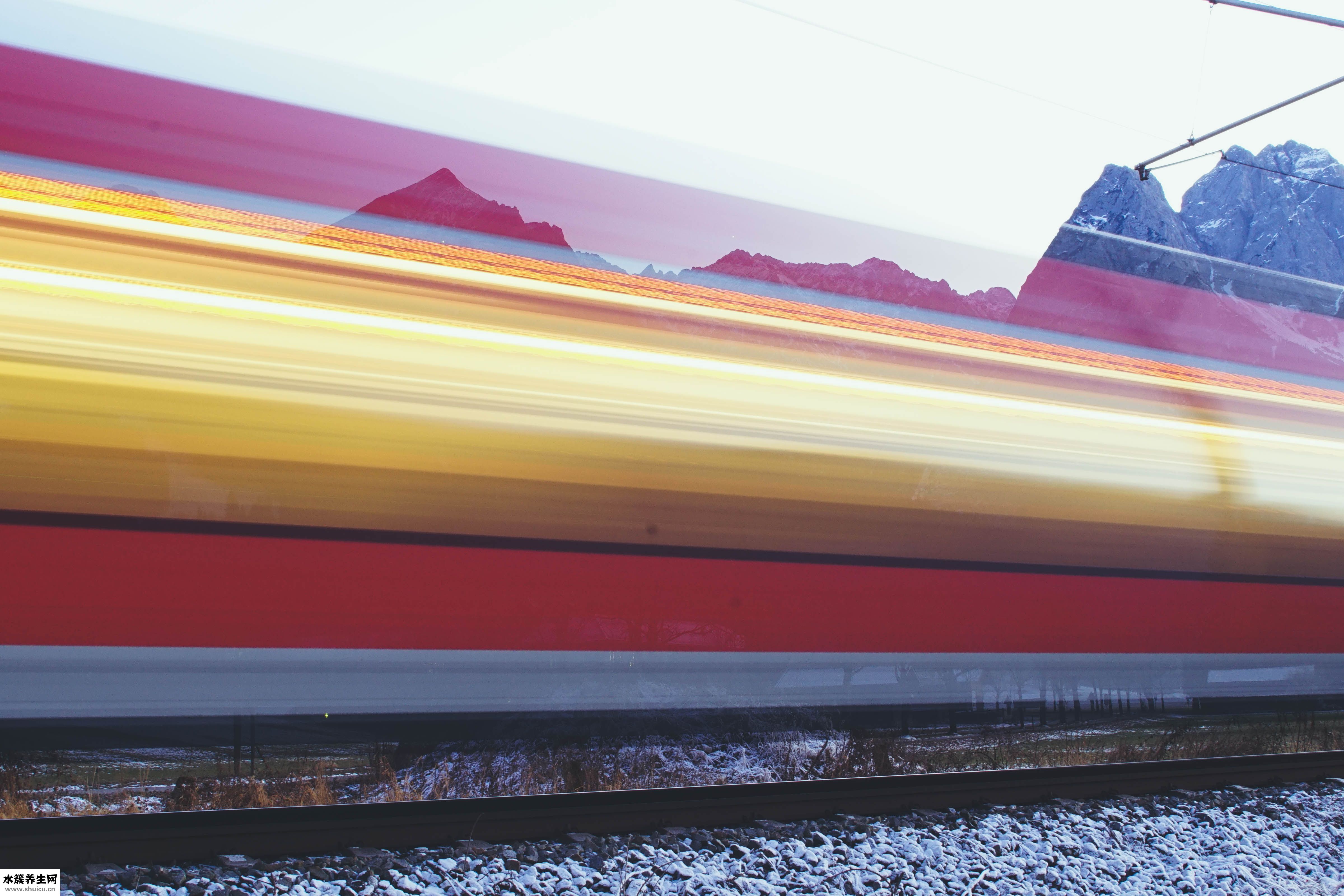 脚里面痛是怎么回事