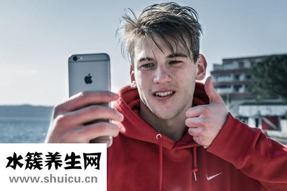 男生头发扁塌怎么办