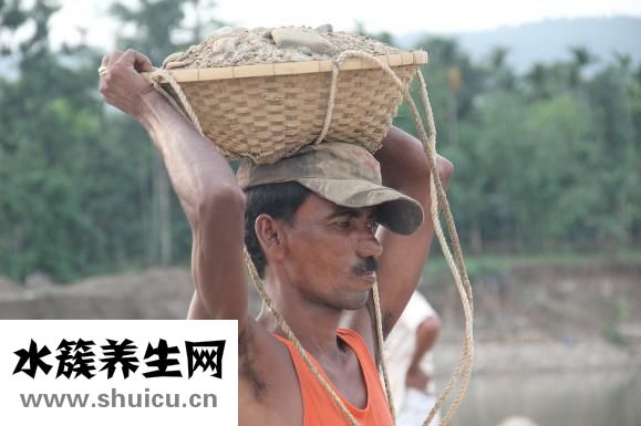 宝宝拉干屎怎么办