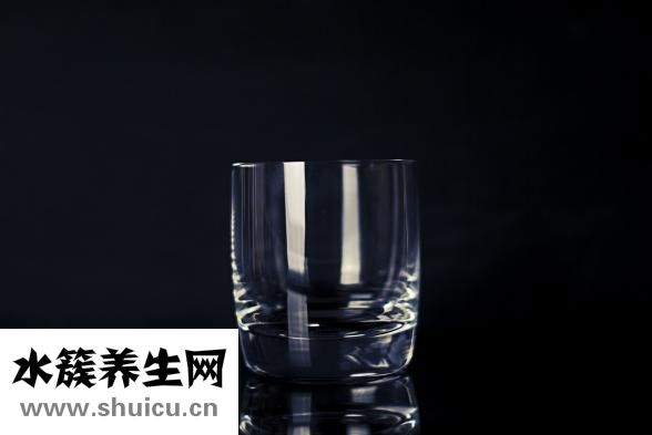 易拉罐水杯怎么打开