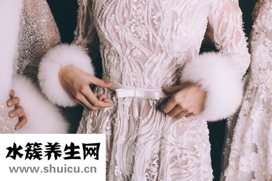 牛仔裤怎么穿没褶