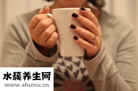 手有点肿是怎么回事