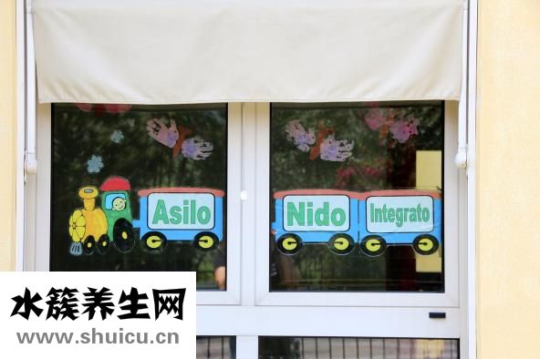 宝宝连体衣怎么开档