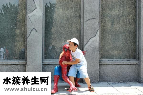 睡前喝点糖水促进宝宝睡眠不容易尿床