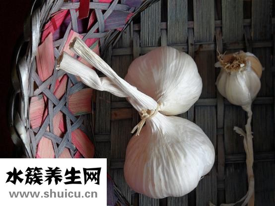 炒菜时铲子怎么翻炒