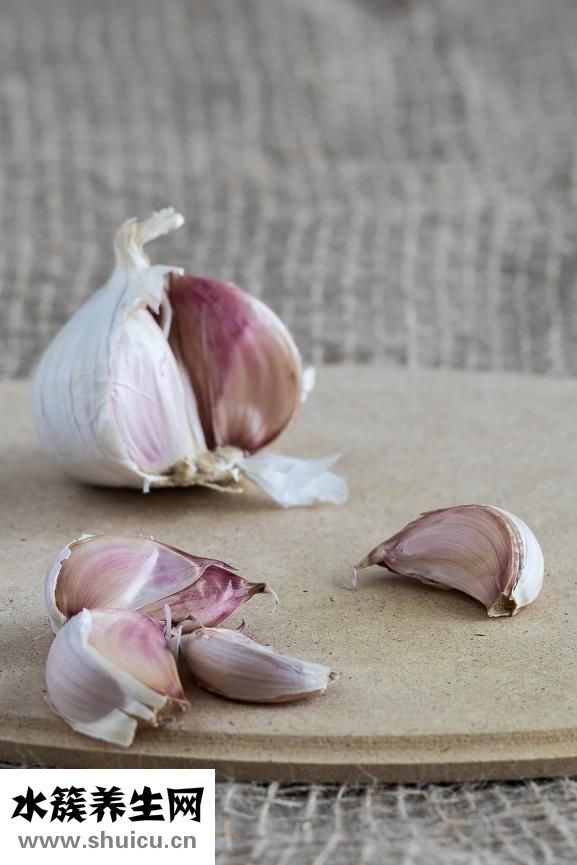 炒菜时铲子怎么翻炒