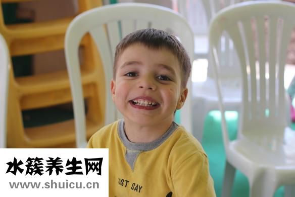 男生一字眉怎么办