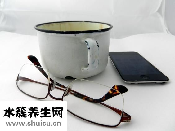 镜柜怎么装镜前灯