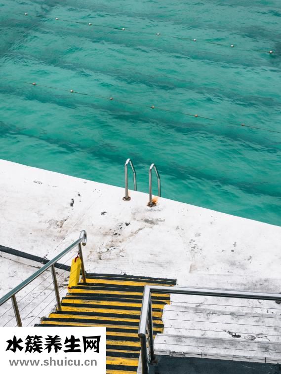 戴眼镜怎么学游泳