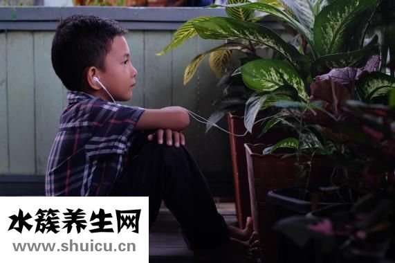 小孩闹夜怎么办