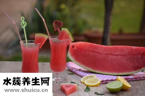 榨汁机怎么加水