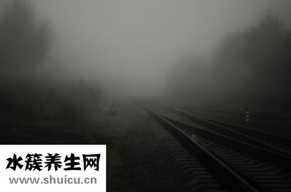 乳房下垂萎缩怎么办