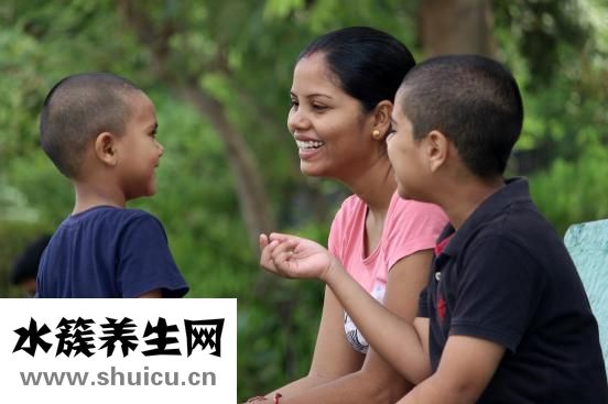 孩子咬指甲怎么办